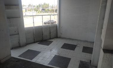 Edificio ubicado en la segunda avenida de mayor circulación en Texcoco