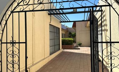 Local comercial/Oficina en renta en Blvd Navarrete
