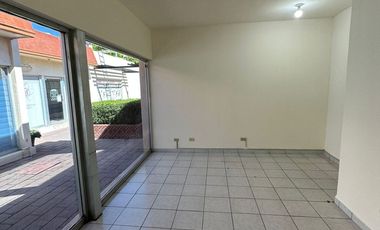 Local comercial/Oficina en renta en Blvd Navarrete