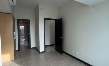 2 bedroom rent to own condo unit for sale in Uptown Parksuites BGC