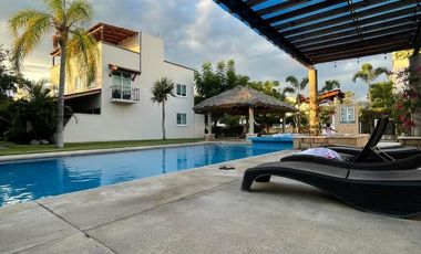 Casa en Venta con alberca Roof Garden al Sur Cuernavaca en Xochitepec Morelos
