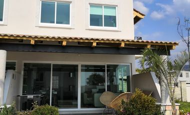 Casa en Venta con alberca Roof Garden al Sur Cuernavaca en Xochitepec Morelos