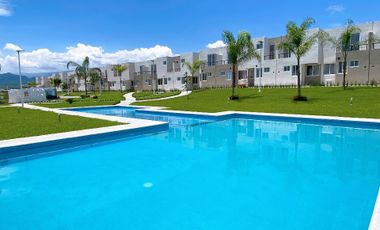 VENTA DE CASA RESIDENCIAL CON ALBERCA EN TLAYACAPAN