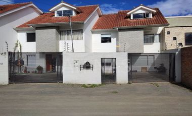 CASA EN VENTA, LINDA Y MODERNA, Sector: CORALCENTRO