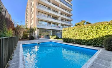 Se vende departamento céntrico en Edificio Los Laureles, 2 piezas, 2 baños, estacionamiento y bodega, Curicó