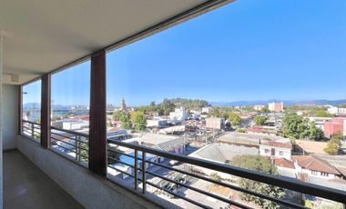 Se vende departamento céntrico en Edificio Los Laureles, 2 piezas, 2 baños, estacionamiento y bodega, Curicó