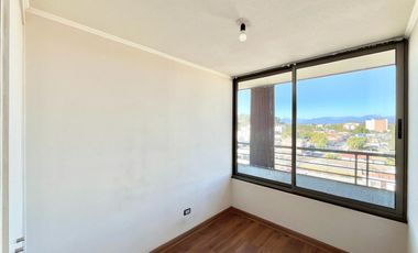 Se vende departamento céntrico en Edificio Los Laureles, 2 piezas, 2 baños, estacionamiento y bodega, Curicó