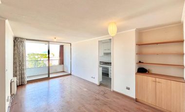 Se vende departamento céntrico en Edificio Los Laureles, 2 piezas, 2 baños, estacionamiento y bodega, Curicó
