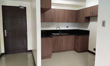 2 Bedroom Unfurnished with Parking Condo for Rent at Magnolia Residences