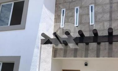 CASA CON 3 RECAMAS EN CONDOMINIO DE SOLO 6 CASAS