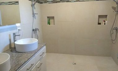 CASA DE CAMPO CON AMPLIO TERRENO EN SAN CARLOS