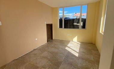 CAPELO, vendo casa estrenar, 4 dormitorios, patio, 2 estacionamientos y bodega; $ 130000
