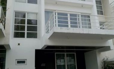 4BR House and lot for Sale at taguig City