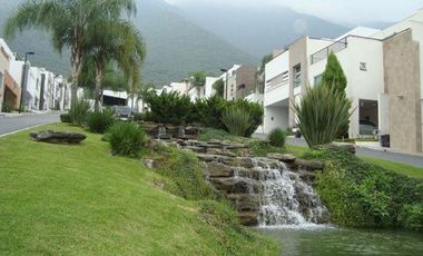 Casa en Venta San Jeronimo, en fraccionamiento privado.