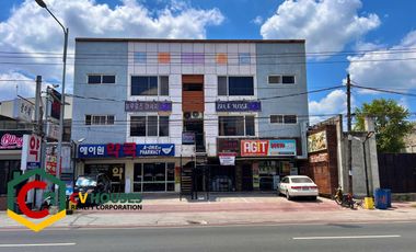 COMMERCIAL BUILDING FOR SALE.