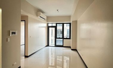 For sale 1 Bedroom Rent to Own Condo unit in Florence McKinley Hill near Enderun
