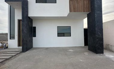 Si lo que buscas es PLUSVALÍA en tu nuevo hogar esta casa es la indicada para Ti. Hermosa Casa en Residencial Senderos en Venta