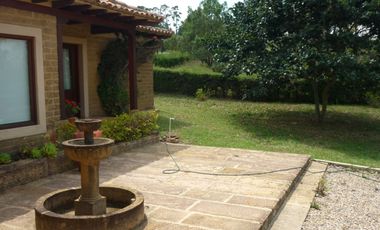 casa en conjunto cerrado Naranjos