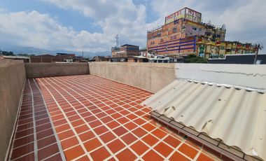 SE VENDE CASA BIFAMILIAR EN CALI, COLOMBIA, SAAVEDRA GALINDO.