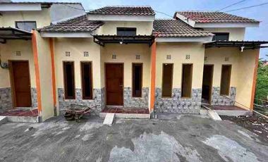 Rumah siap huni // SHM split lokasi tengah kota Sidoarjo