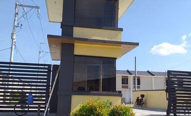 The 2-Bedroom Townhouse in Pearl Residences in Tanza