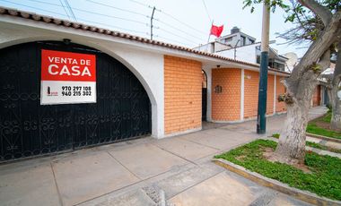 VENTA DE CASA O TERRENO EN CASUARINAS SUR - SURCO