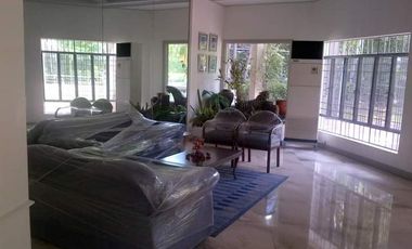 AFFORDABLE! 5BR Multi-Car Garage House for Rent in Ayala Alabang Village
