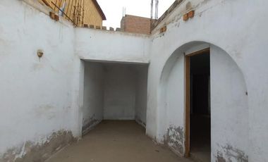 Venta de Casa Como Terreno Los Olivos At 161 m²