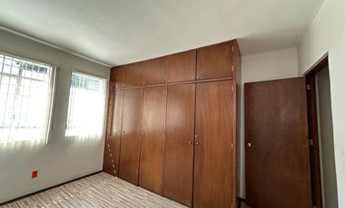 CASA EN RENTA PARA OFCINAS CON AMPLIO EXTACIONAMIENTO EN LA COLONIA DEL VALLE