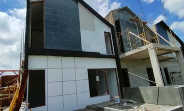 Samping Kampus Sanata Dharma, D'Tanaka, Kawasan Premium