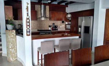 Tequesquitengo Casa en Venta a La Orilla del Lago 5 Recamaras, Alberca