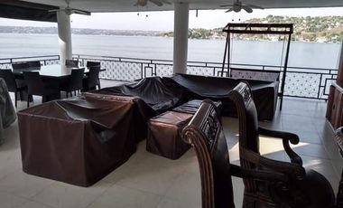 Tequesquitengo Casa en Venta a La Orilla del Lago 5 Recamaras, Alberca
