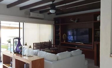 Tequesquitengo Casa en Venta a La Orilla del Lago 5 Recamaras, Alberca