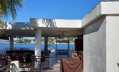 Tequesquitengo Casa en Venta a La Orilla del Lago 5 Recamaras, Alberca