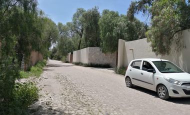 OPORTUNIDAD LUGAR DE EVENTOS CON VIÑEDO EN ZONA CAMPESTRE CERCA AL RIO LAJA EN UNA ZONA CON BASTANTE AGUA EN SAN MIGUEL DE ALLENDE,GTO
