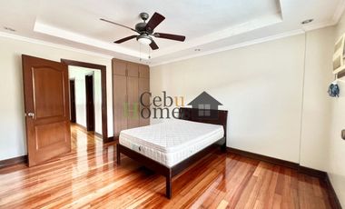 4-Bedroom House with Pool in North Town Homes for Rent