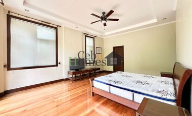 4-Bedroom House with Pool in North Town Homes for Rent