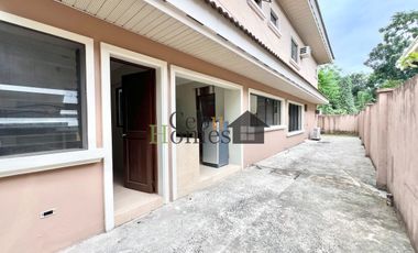 4-Bedroom House with Pool in North Town Homes for Rent