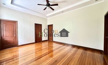 4-Bedroom House with Pool in North Town Homes for Rent