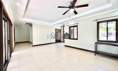 4-Bedroom House with Pool in North Town Homes for Rent