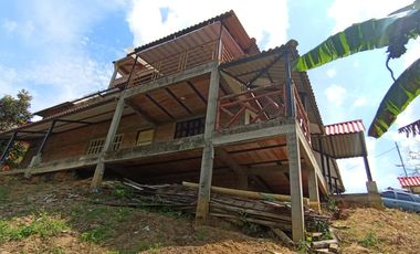 Venta de Lote con Vivienda de 3 Pisos en Parcelación El Cofre