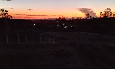 Venta de Lote con Vivienda de 3 Pisos en Parcelación El Cofre