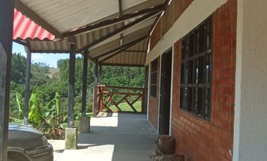 Venta de Lote con Vivienda de 3 Pisos en Parcelación El Cofre