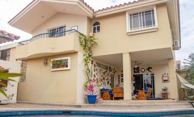 Casa de Venta en Urbanización Manta 2000, Manta, Manabí, Ecuador