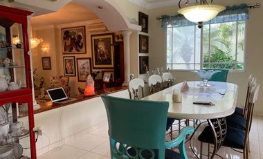 Casa de Venta en Urbanización Manta 2000, Manta, Manabí, Ecuador