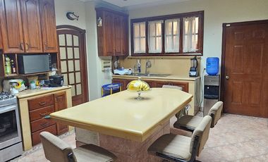 VENTA DE CASA - SAMBORONDON KM 3.2 - URBANIZACIÓN EL RIO