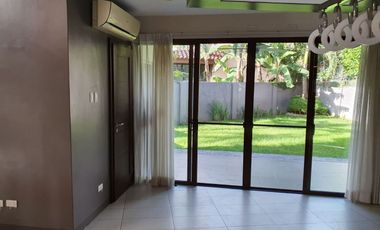House for rent in Cebu City, Gated Executive house in Banilad with lawn
