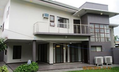 House for rent in Cebu City, Gated Executive house in Banilad with lawn