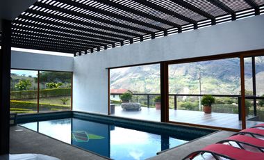 En Venta Quinta en comunidad privada en Yunguilla