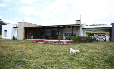 En Venta Quinta en comunidad privada en Yunguilla